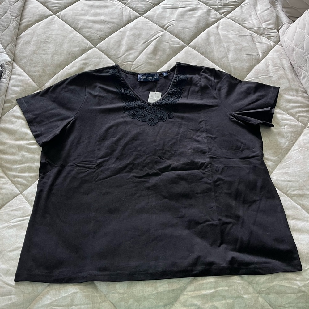 NWT! Black Short Sleeved Top by Susan Graver Size 1x
